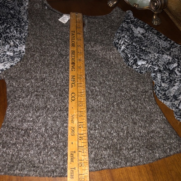 PREOWNED HENDI SZ S Brown Knit Top see through puffy snake print sleeves - Picture 7 of 7